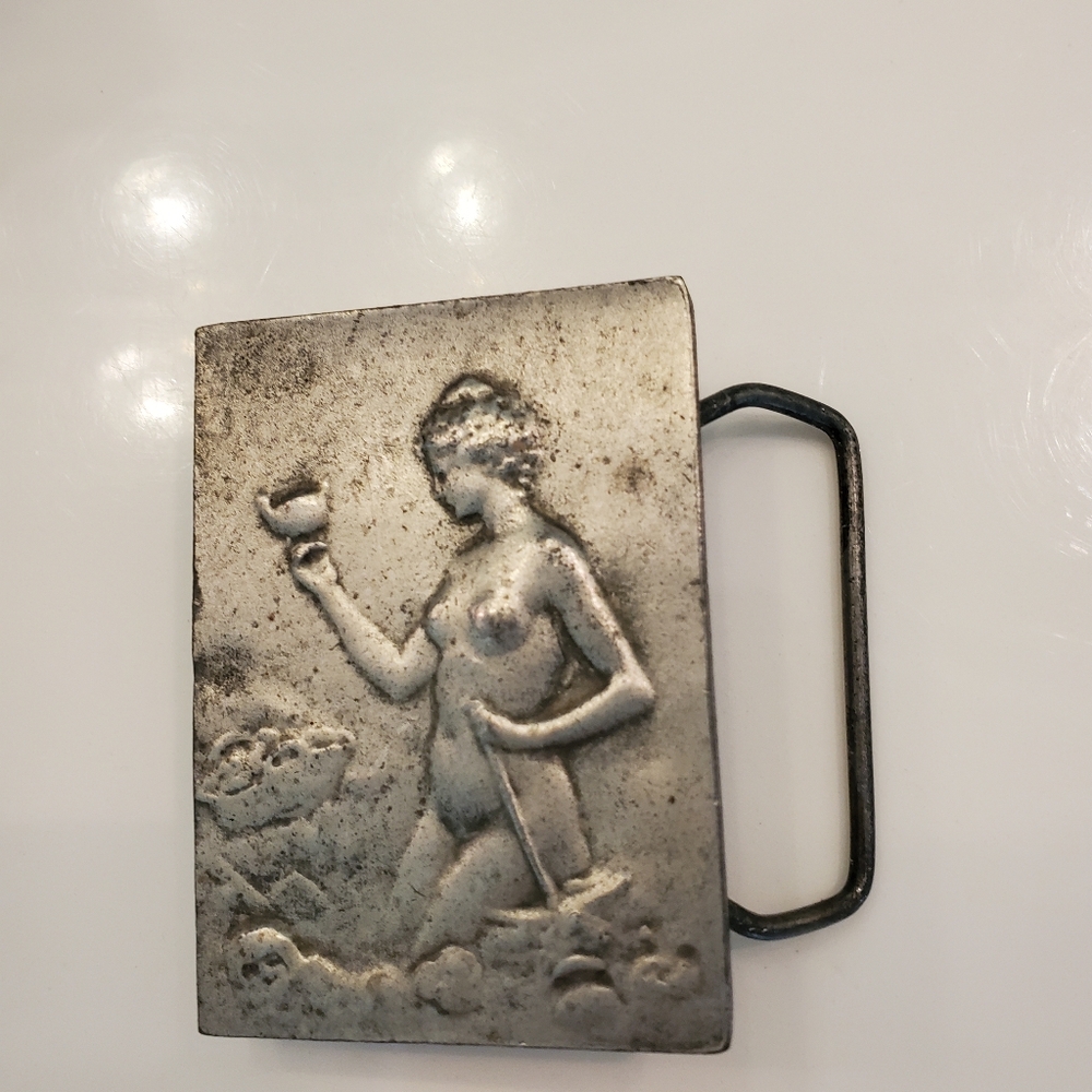 Silver Belt Buckle with Dynamic Swimmer Design